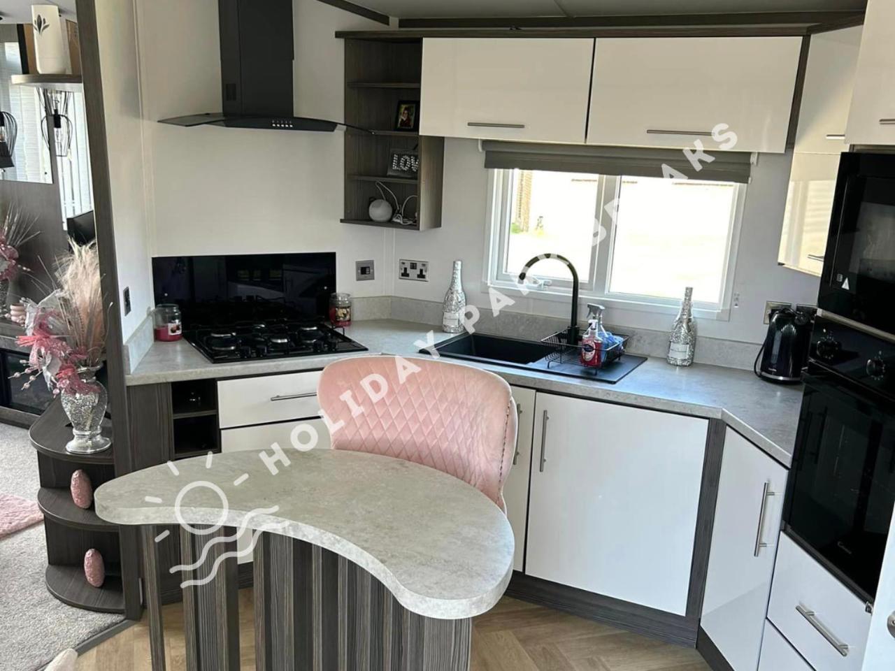 Luxury 2 Bedroom At Seal Bay Resort Selsey Exterior foto
